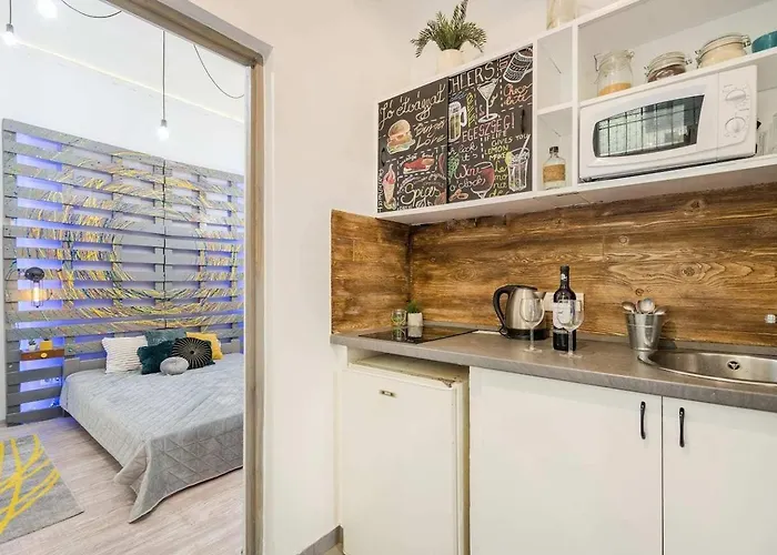 Vintage Downtown Escape 2 Baths 2 Beds